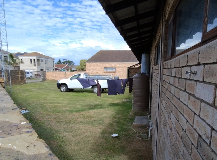 Commercial Property for Sale in Wavecrest Eastern Cape